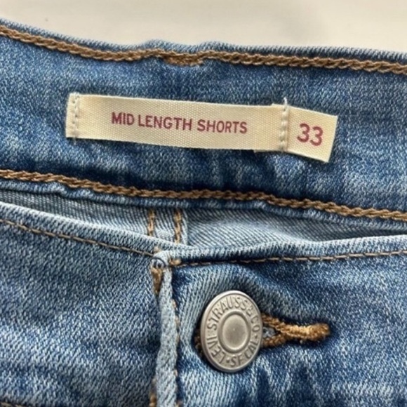 Levi’s Mid Length Cuffed Blue Denim Jean Shorts SIZE 33 - Picture 3 of 5